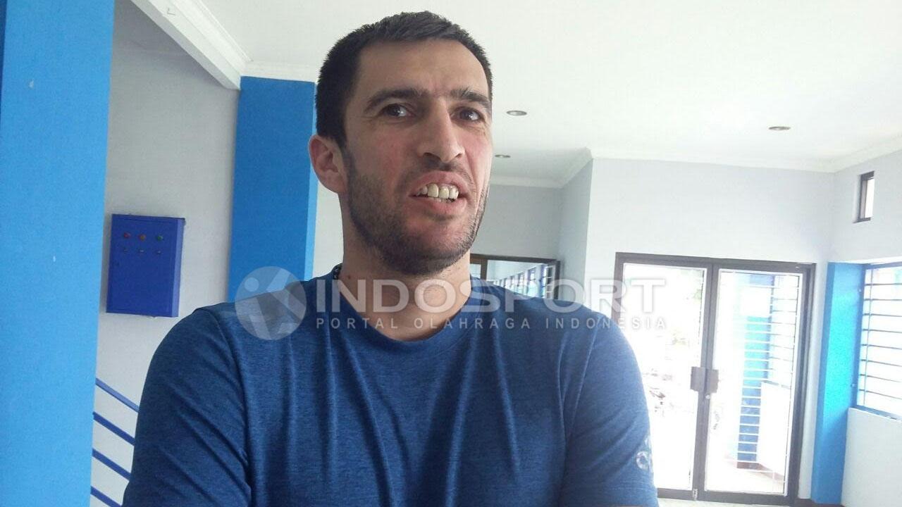 Vladimir Vujovic (bek Persib Bandung).